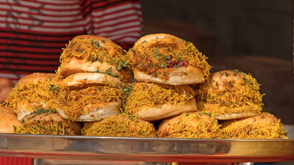 top 10 famous street foods in Mumbai