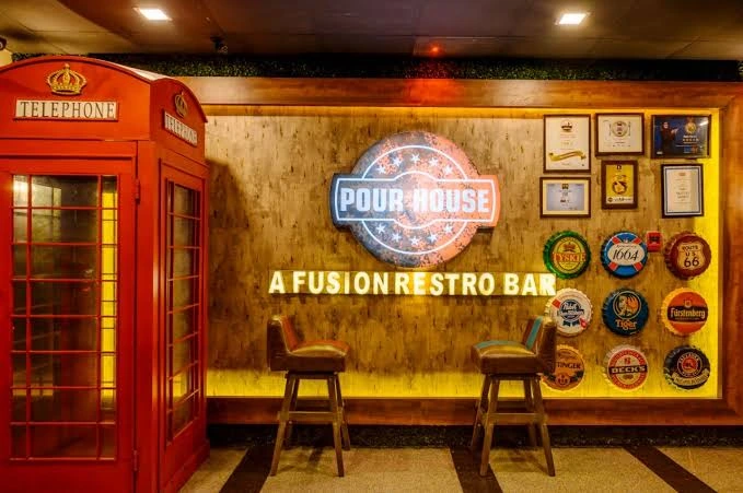 10 Best Pubs In Kolkata-Pour House