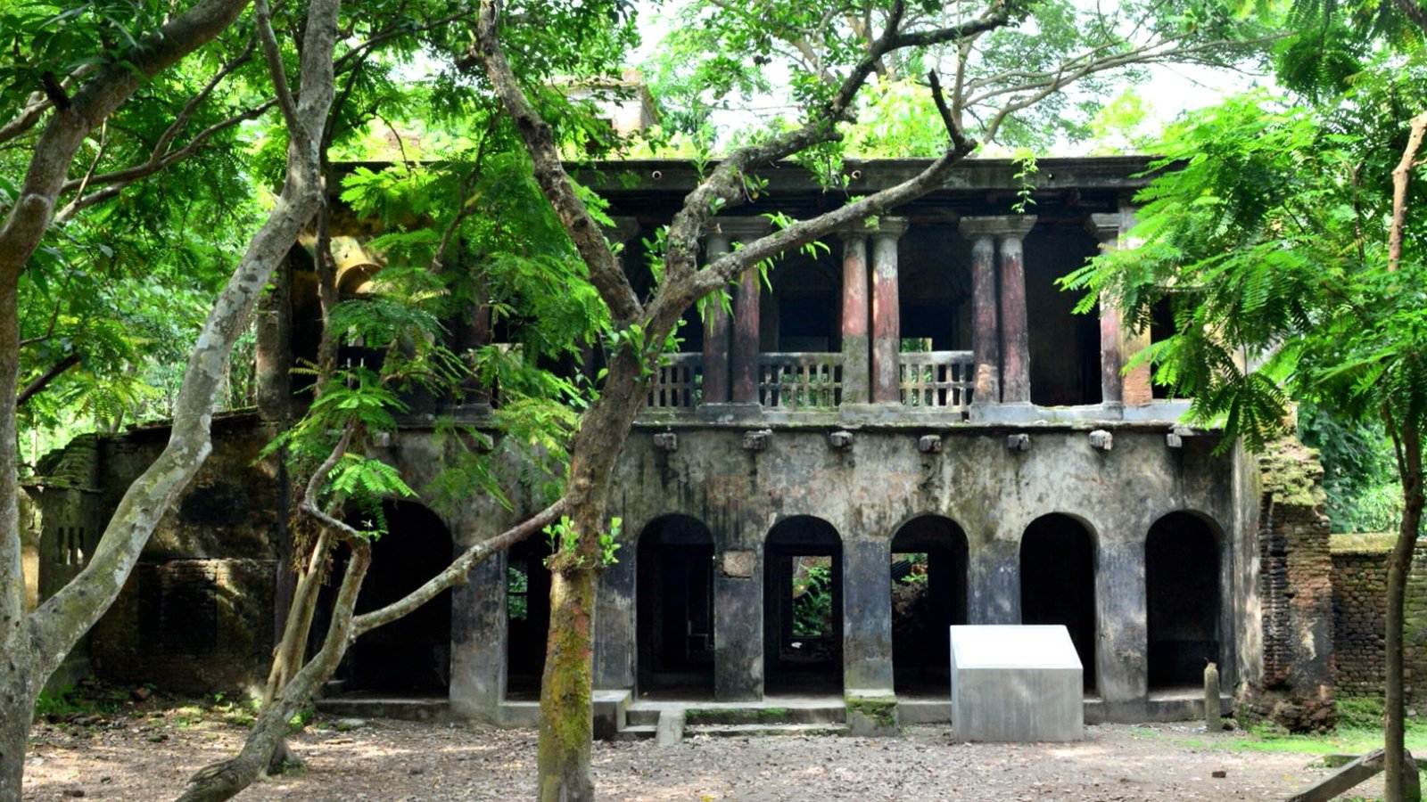 10 Haunted Places in Kolkata: Where Supernatural Meets the City of Joy!