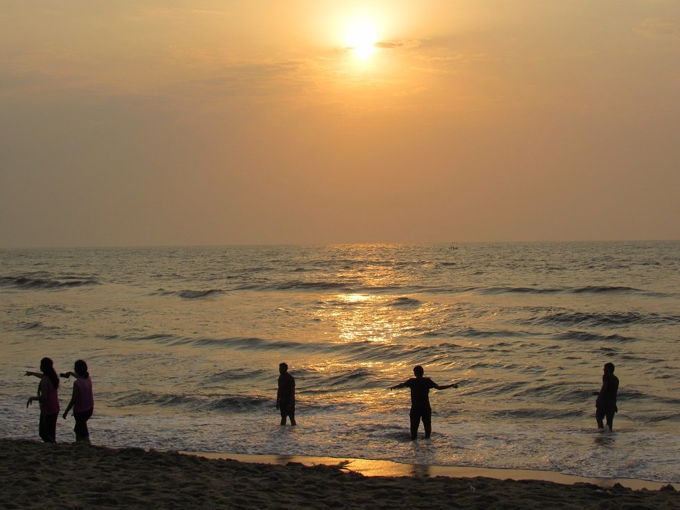 Top 20 Romantic Places in Chennai-Sunrise-besant-nagar-beach-chennai
